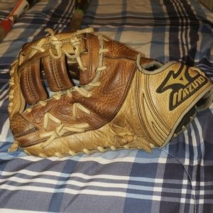 Mizuno Baseball Glove